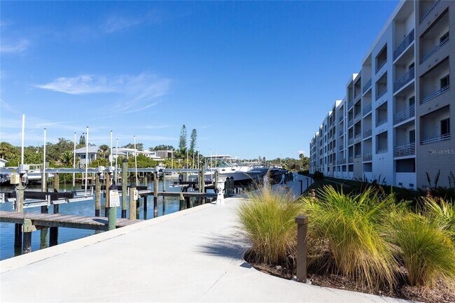 Building Photo - 1709 N Tamiami Trl