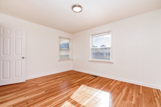 Building Photo - 9429 Harold Dr