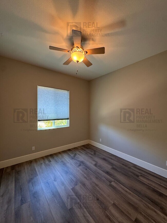 Building Photo - Beautiful Winchester Home with Open Floor Plan, Office & Solar