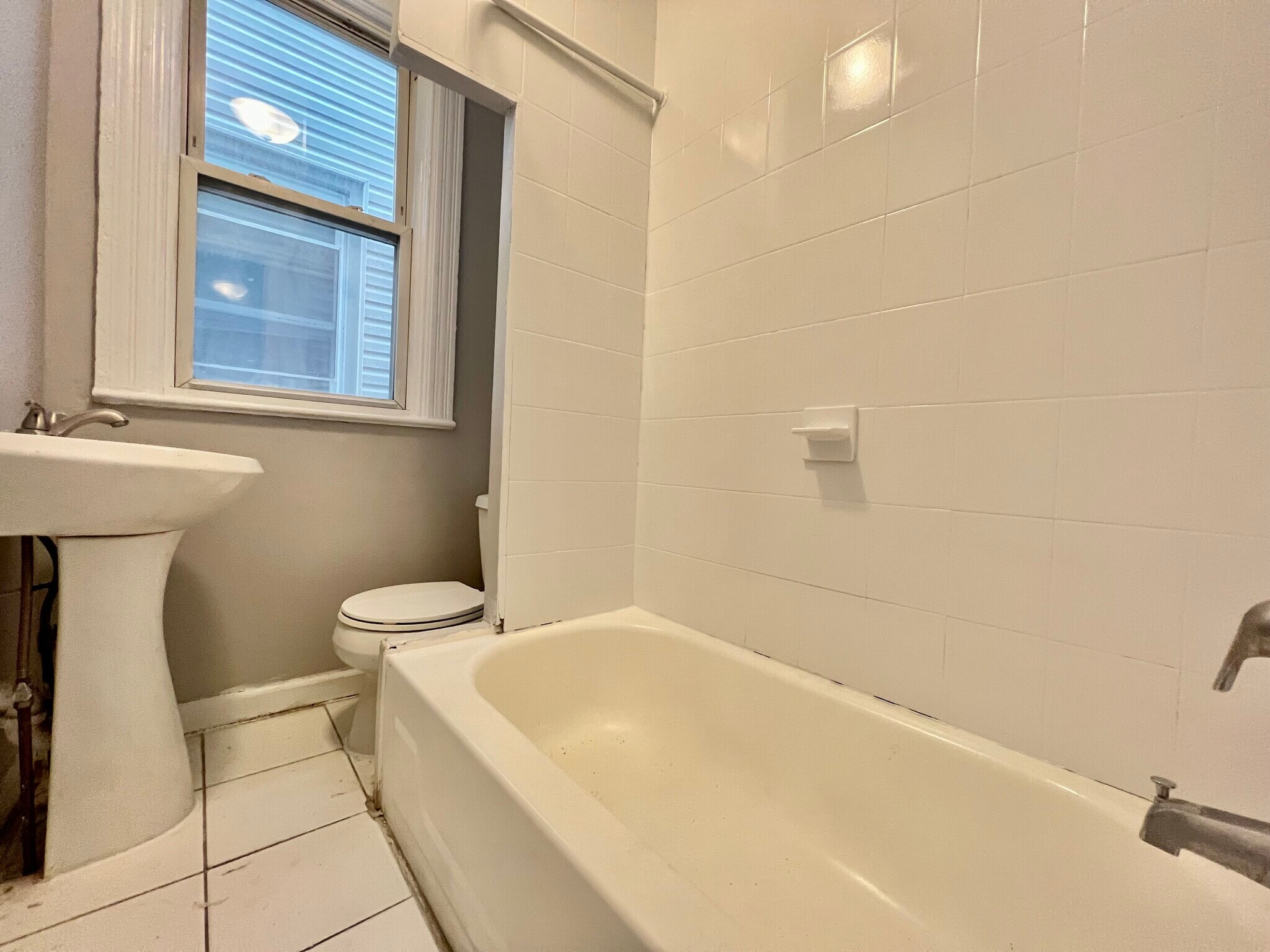 Building Photo - 27 Sheffield St