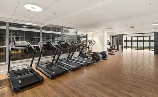 Building Photo - Downtown Seattle Modern Studio