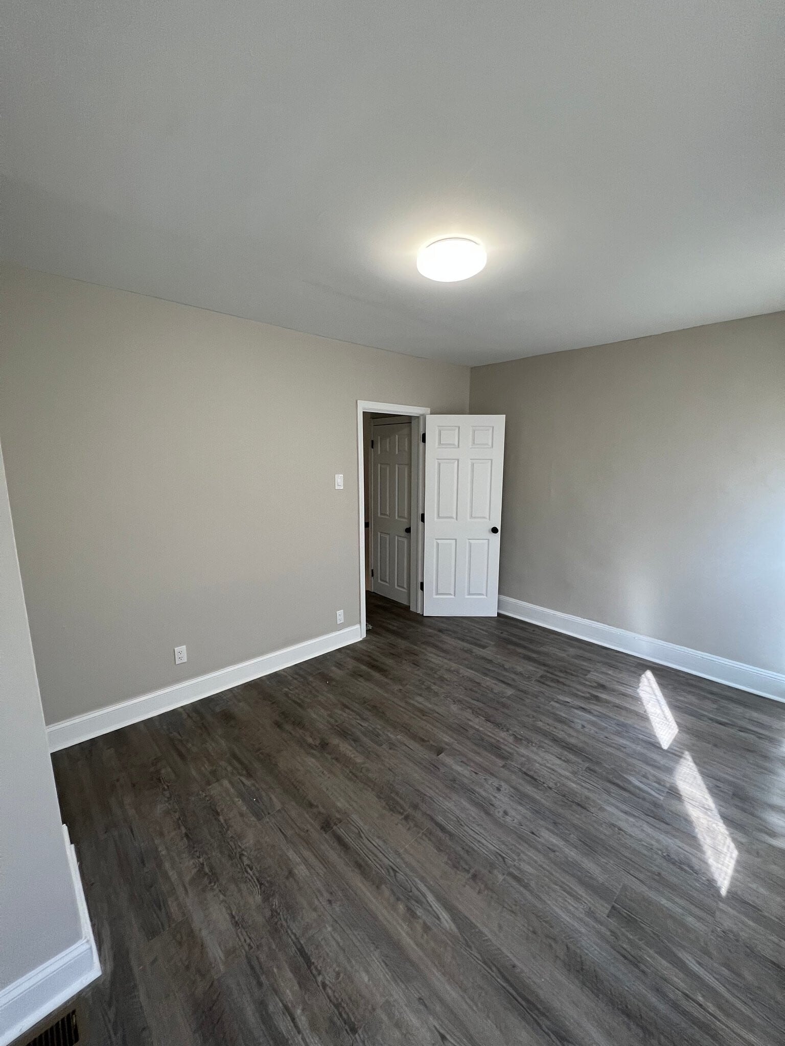 Building Photo - 1530 S Bailey St