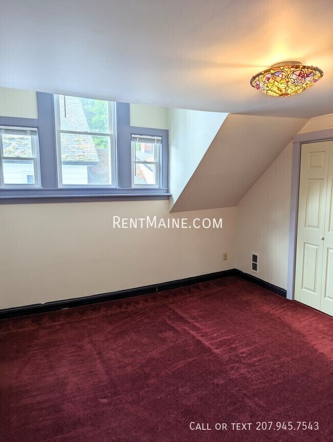 Building Photo - 54 Penobscot St