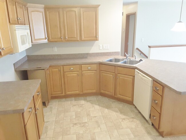 Building Photo - 18308 Barrington Dr