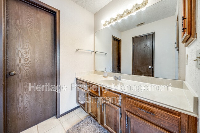 Building Photo - 4119 Medical Dr