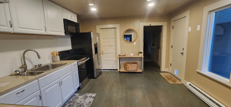 Building Photo - 801 S. West Blvd