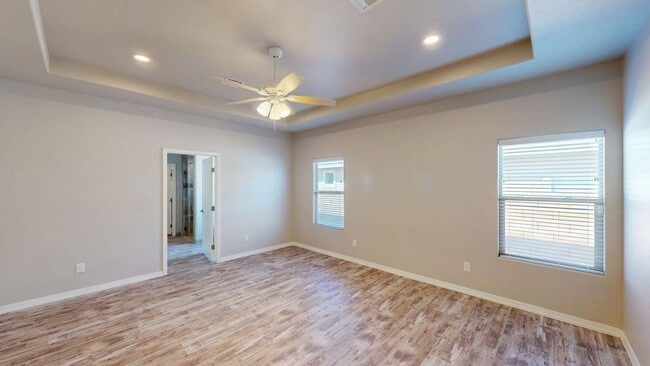 Building Photo - 490 Montecito Dr