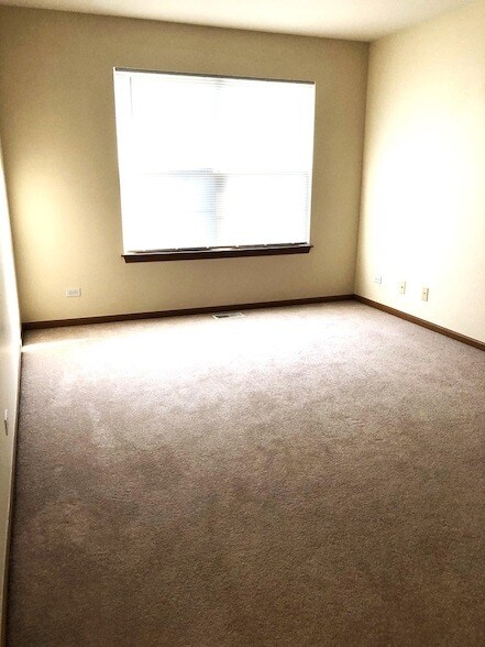 Building Photo - 1860 Fescue Dr