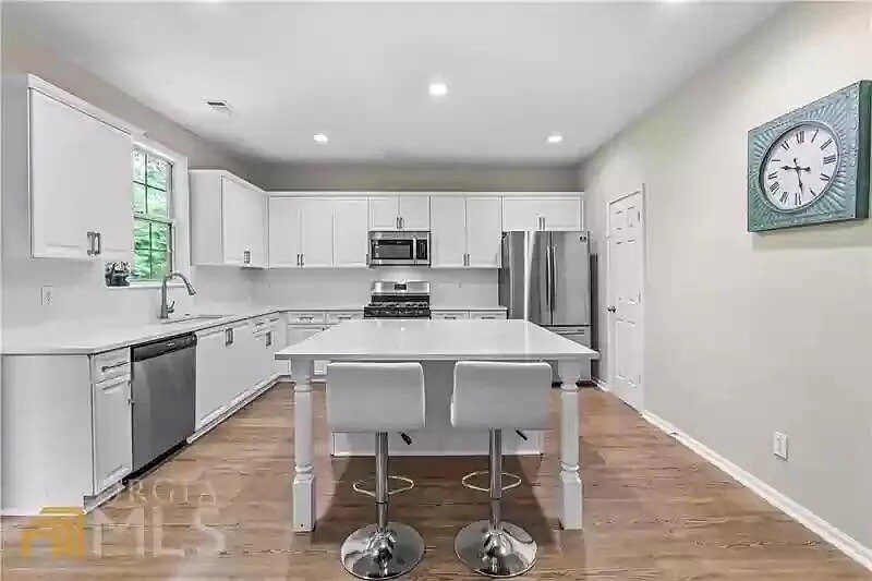 Building Photo - Room in House on Weller Tr NE