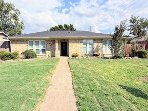 Building Photo - 352 Westwood Ct
