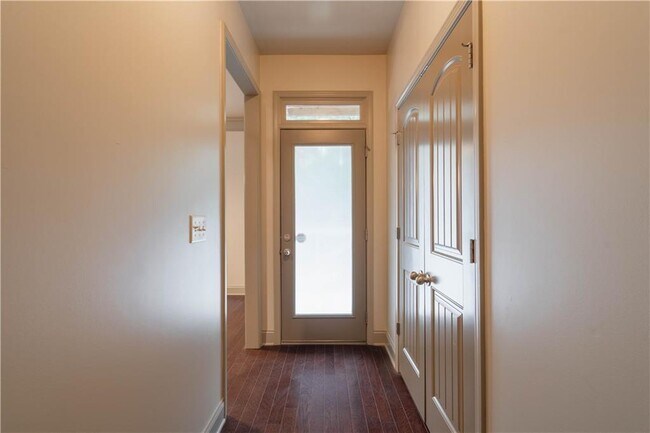 Building Photo - 2121 Spring Sound Ln