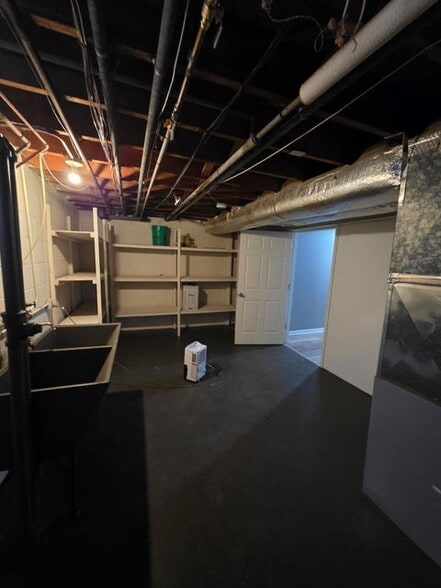 Building Photo - 8594 W Villard Ave