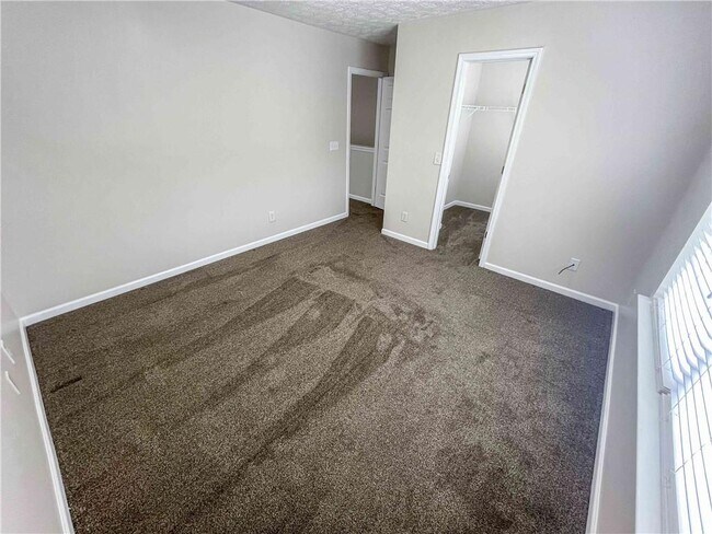 Building Photo - 6205 Tree Ridge Dr N W