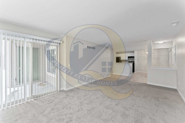 Building Photo - Available Now! Grand Blanc Schools! Condo/...