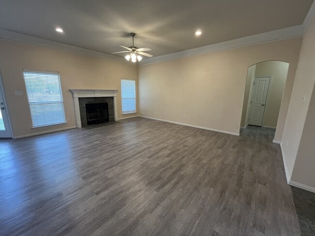Building Photo - 104 Cinnamon Ct