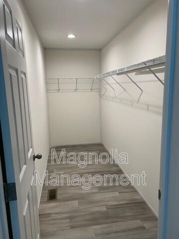 Building Photo - 3200 Bobbitt Rd