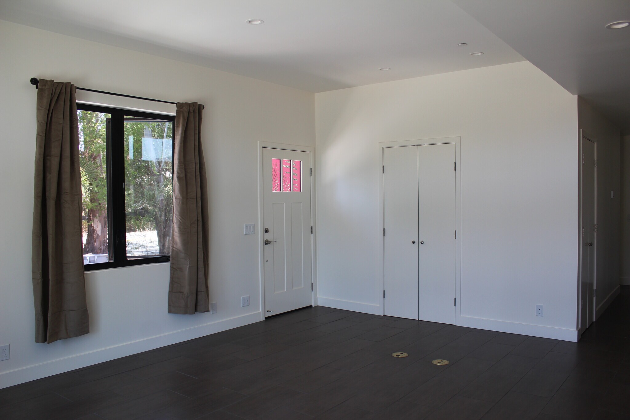 Building Photo - 1220 Rancho Dr