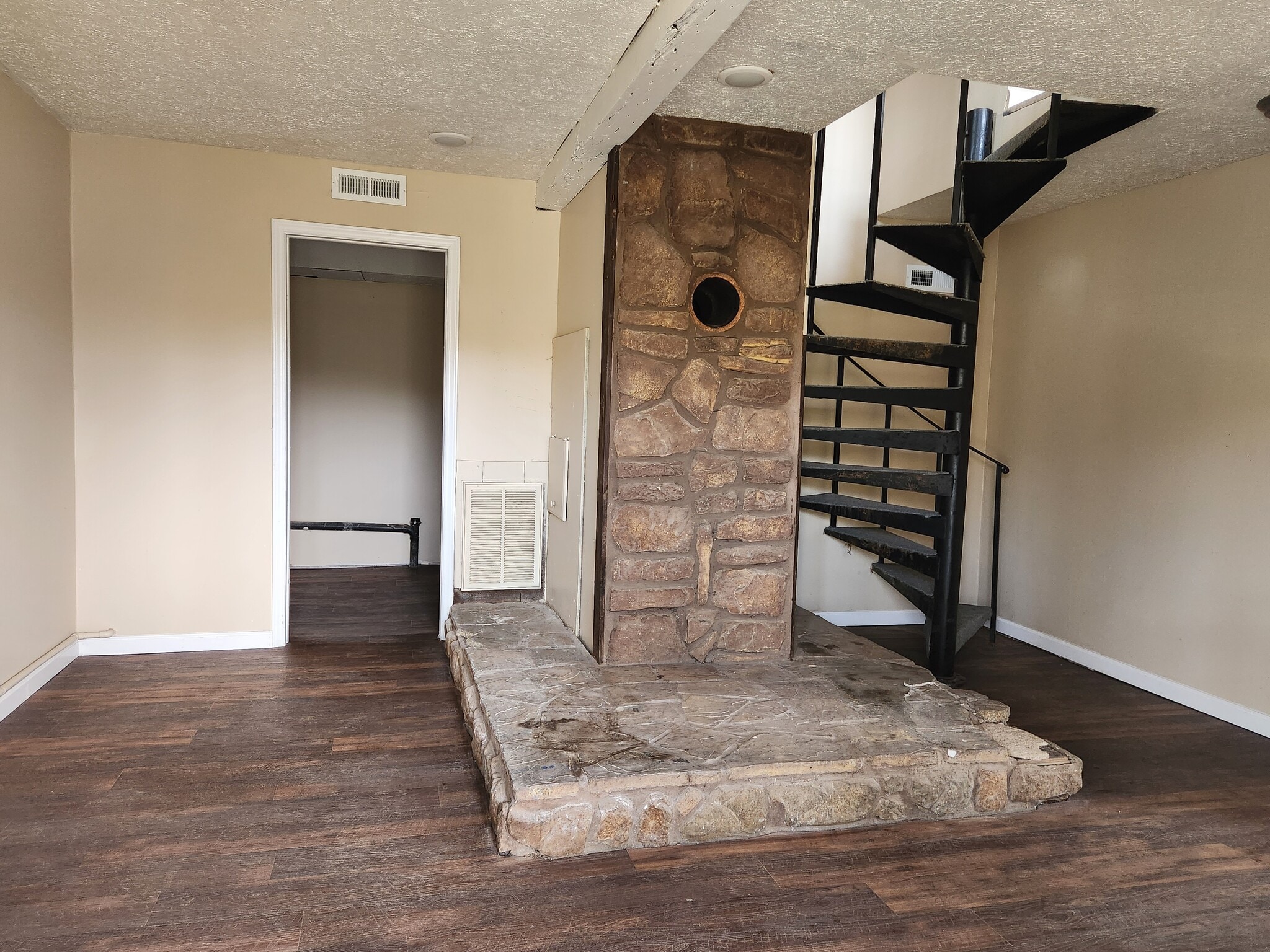 Building Photo - 2119 US-421