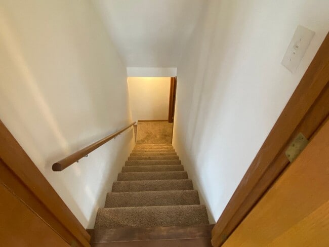 Building Photo - 3-Bedroom, 3-Full Bath Single Family Home with Amazing City Views