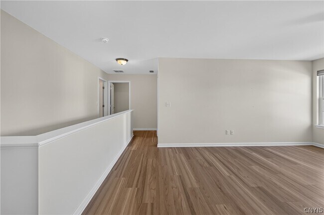 Building Photo - 101 Rising Crest Cir