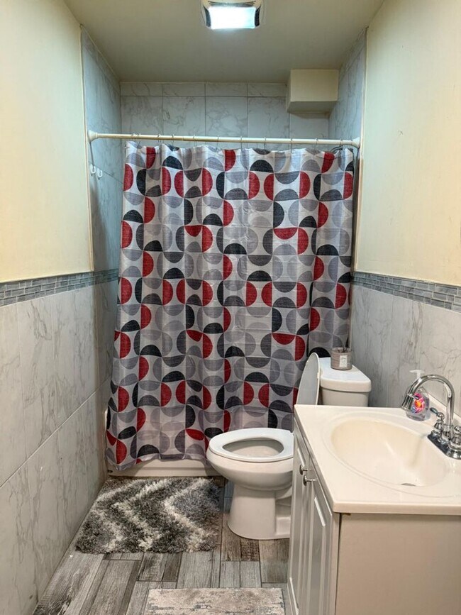 Building Photo - Beautiful 4 Bedroom House in Asbury Park!