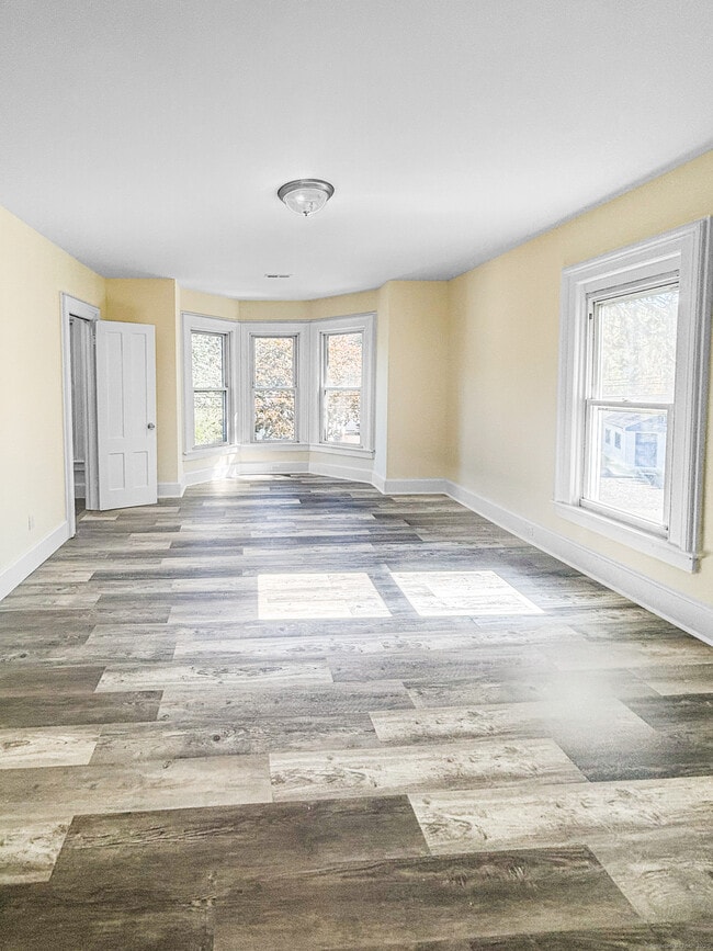 Building Photo - 358 Pomeroy Ave