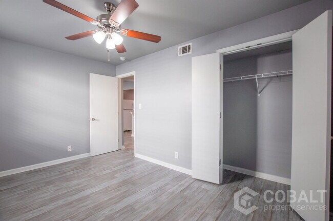 Building Photo - 271 Glen Iris Dr NE