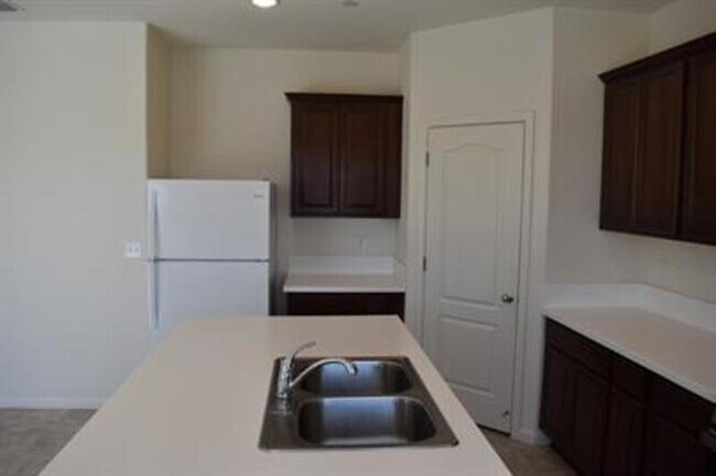 Building Photo - 4297 Lasalle Dr