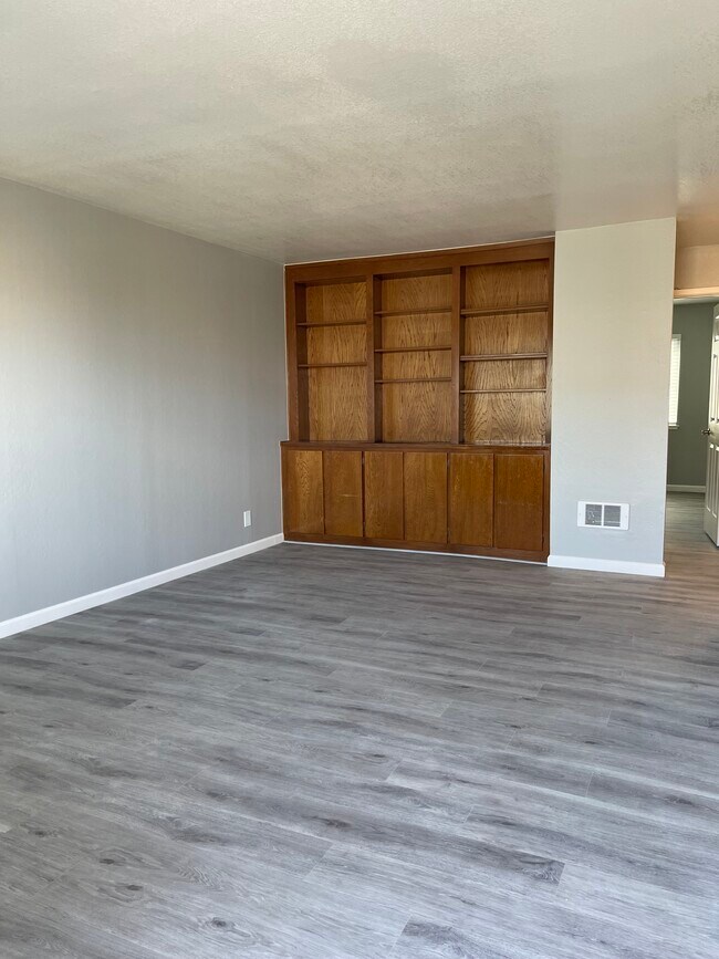 Building Photo - 142 Santa Lucia Ave