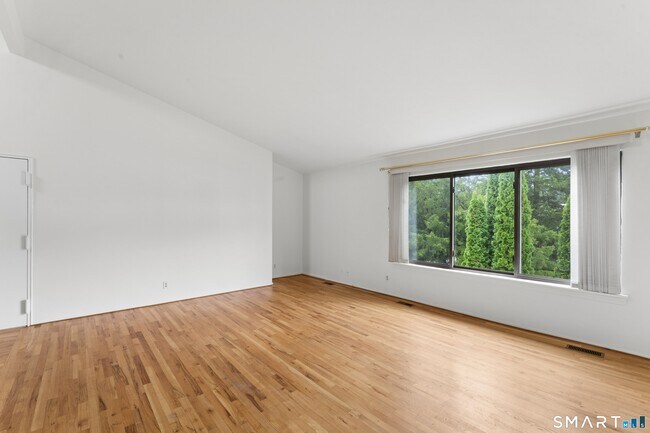 Building Photo - 82 Olcott Way