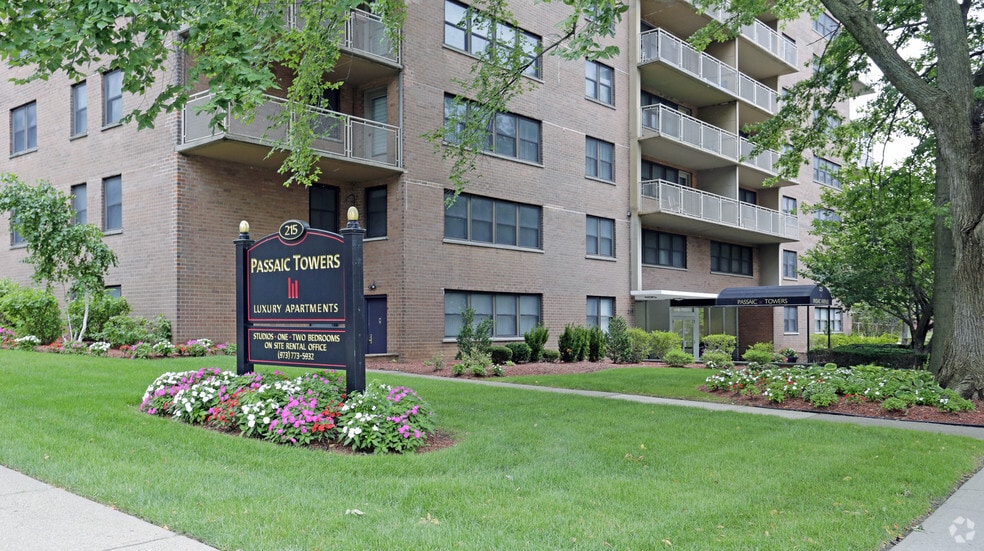 Primary Photo - The Towers at Passaic Park