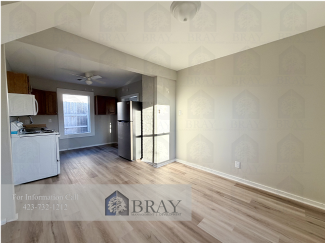 Building Photo - Recently Renovated Home with Fenced Yard in Kingsport