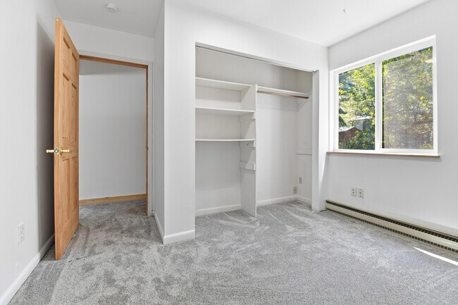 Building Photo - 2130 Flat Iron Dr