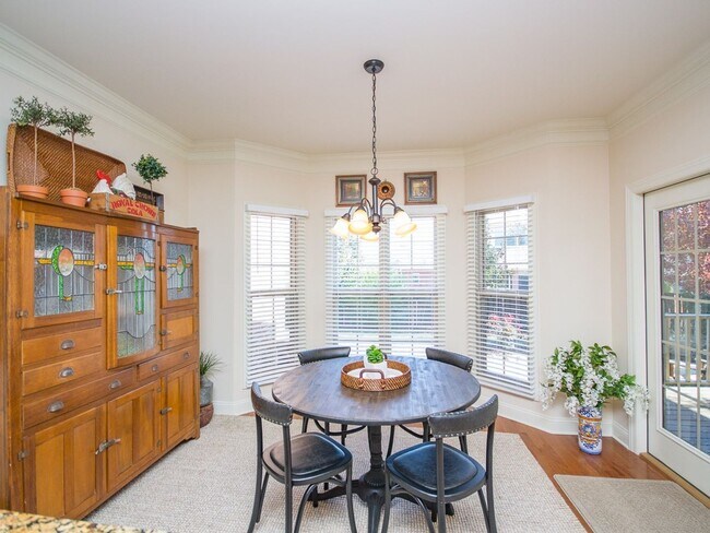 Building Photo - Lake Forest Subdivision. Enjoy all the amenities!