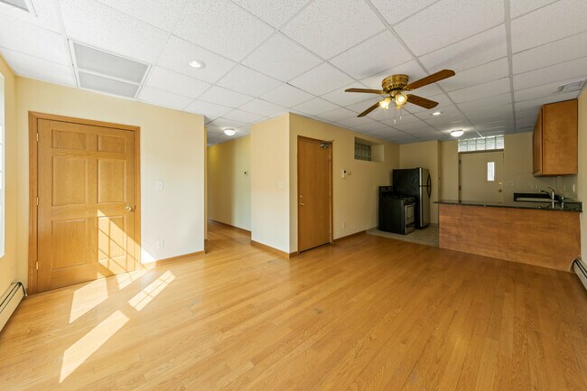 Building Photo - 1435 E 53rd St