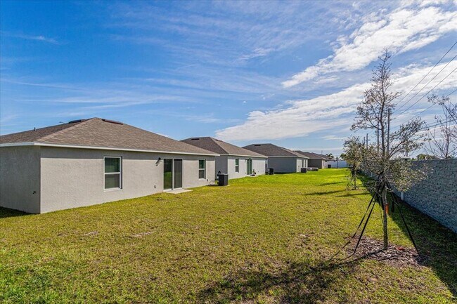 Building Photo - 352 Towns Cir