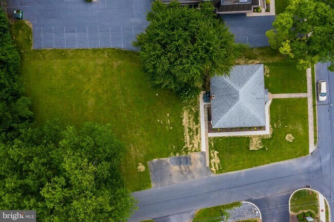 Building Photo - 3518 Trindle Rd