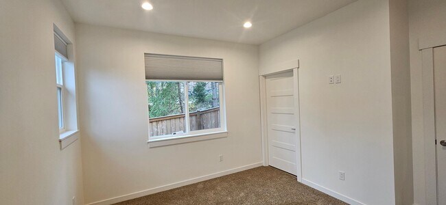 Building Photo - 2 Bedroom, 2 Bathroom Home for Rent in the...