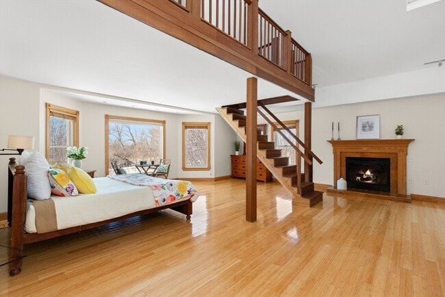 Building Photo - 25 Pleasant St