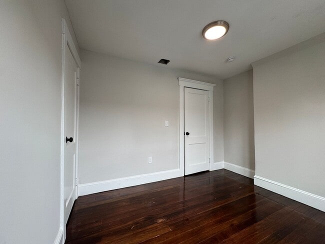 Building Photo - 47-49 Mead St