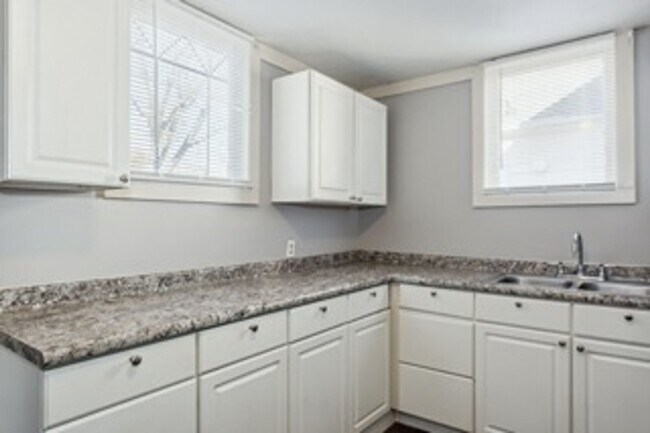 Building Photo - Spacious 4-Bedroom Home in South Wichita - Close to Downtown with a Large Backyard