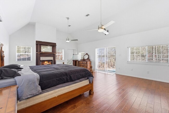 Building Photo - 13392 Southshore Dr