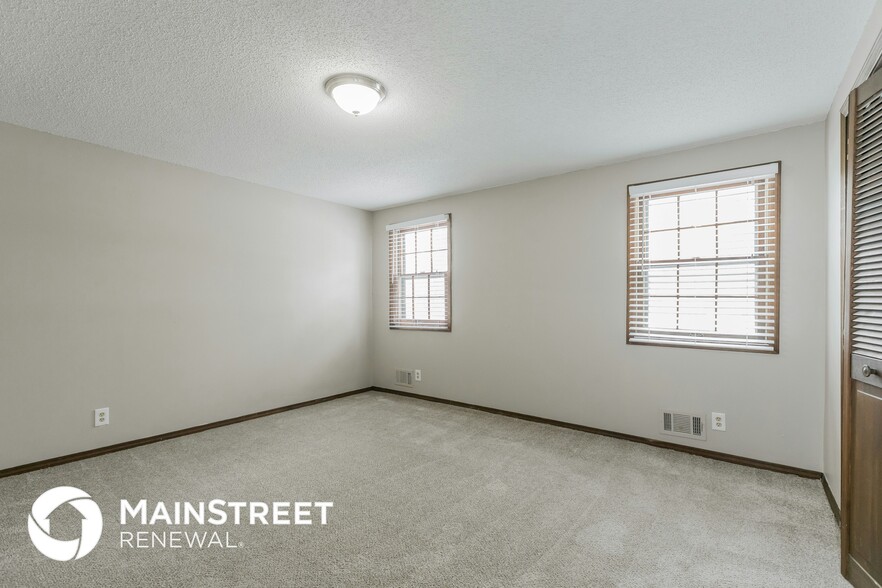 Building Photo - 4400 NW 50th St