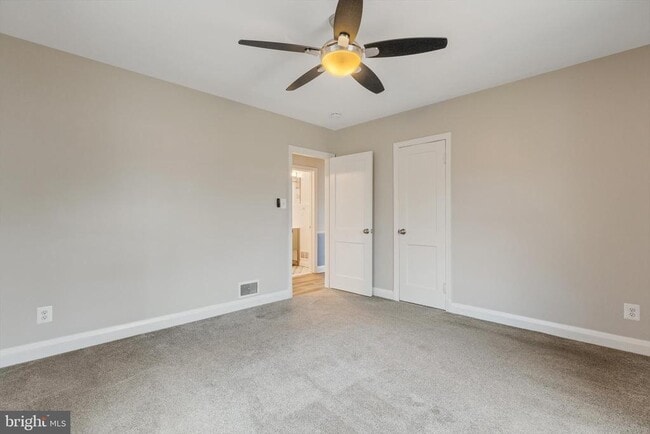 Building Photo - 304 Newfield Rd