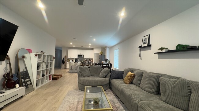Building Photo - 7834 Calabria Dr