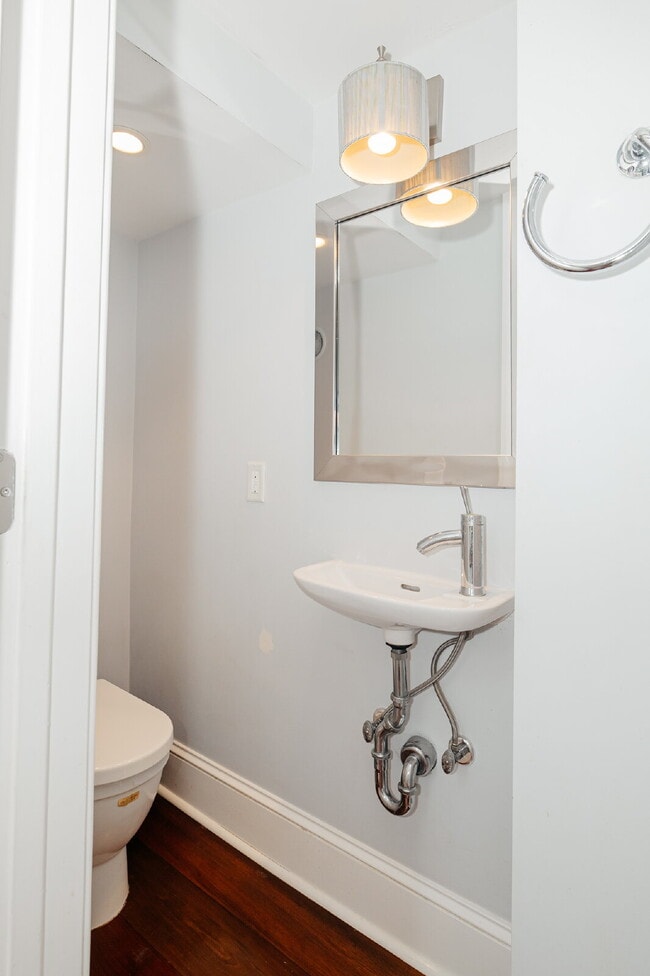 Building Photo - Downtown Retreat: Spacious 1-Bedroom Townhome in Historic Charleston!"