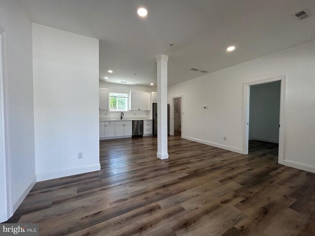 Building Photo - 807 Washington St