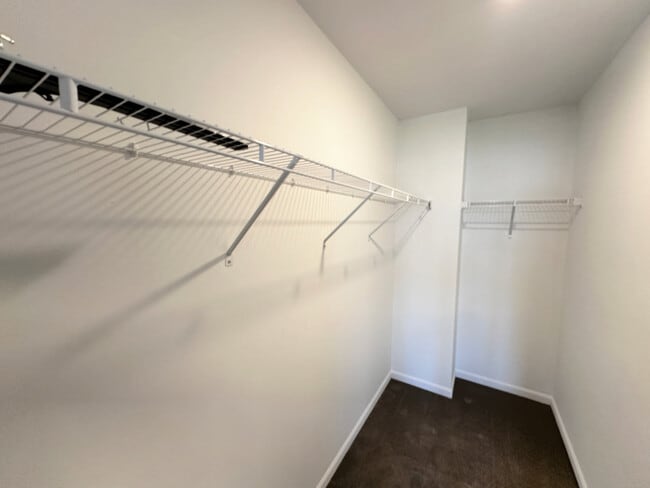 Building Photo - 208 Goldenrod Dr
