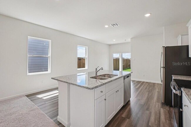 Building Photo - 2006 Hemingway Cir