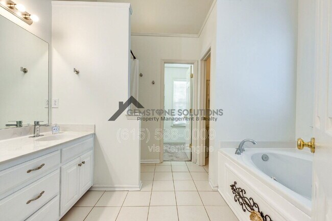 Building Photo - 1035 Watauga Ct